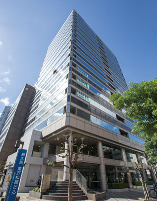 小澤・曽川税理士法人が拠点を構える「新大阪第27松屋ビル」外観。