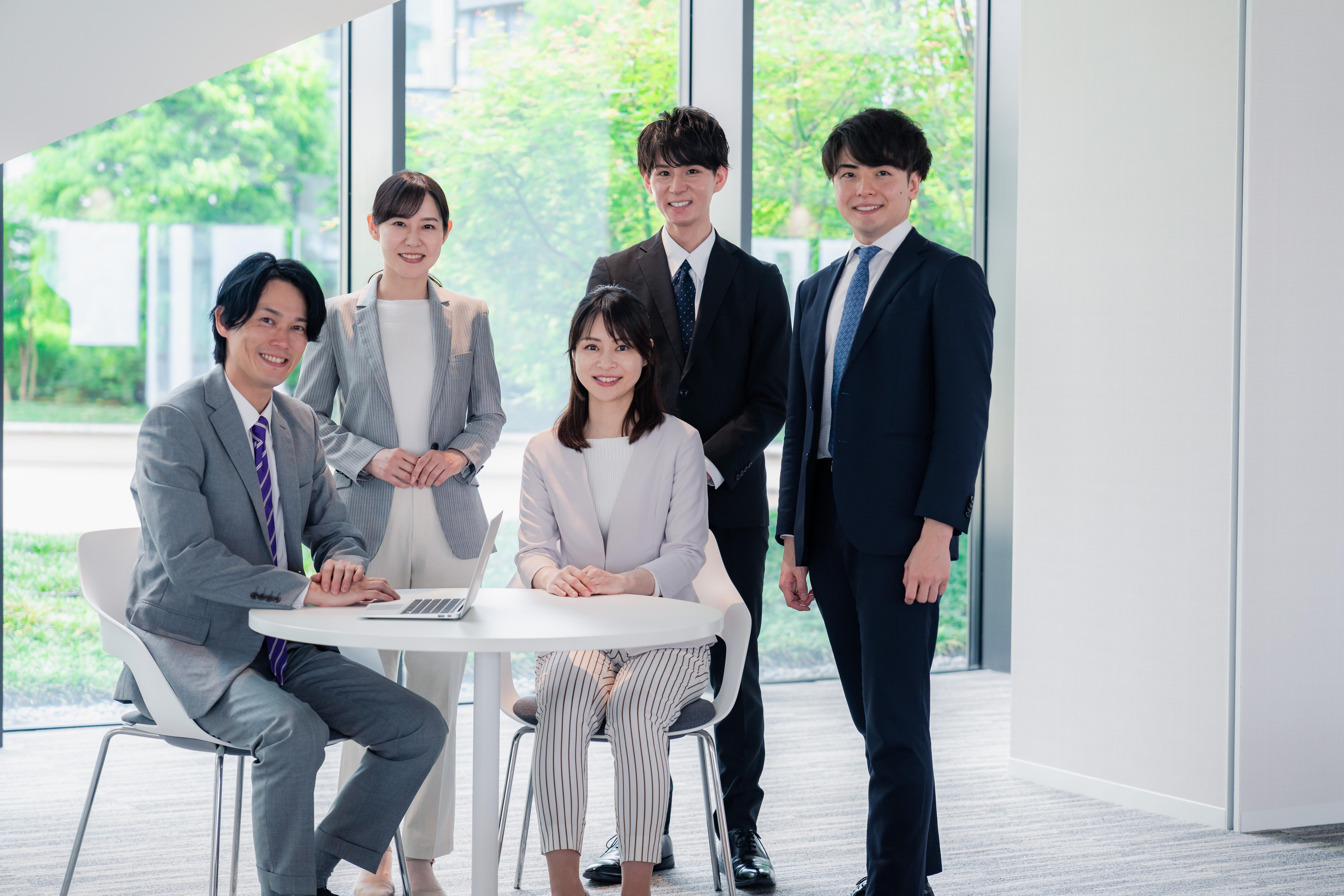 	笑顔のビジネスパーソン
